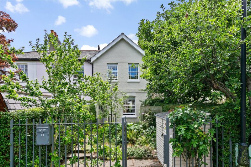 Elizabeth Cottages, Kew, TW9 3NJ - Antony Roberts