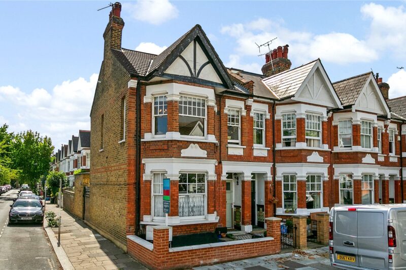 Ruskin Avenue, Kew, TW9 4DR - Antony Roberts