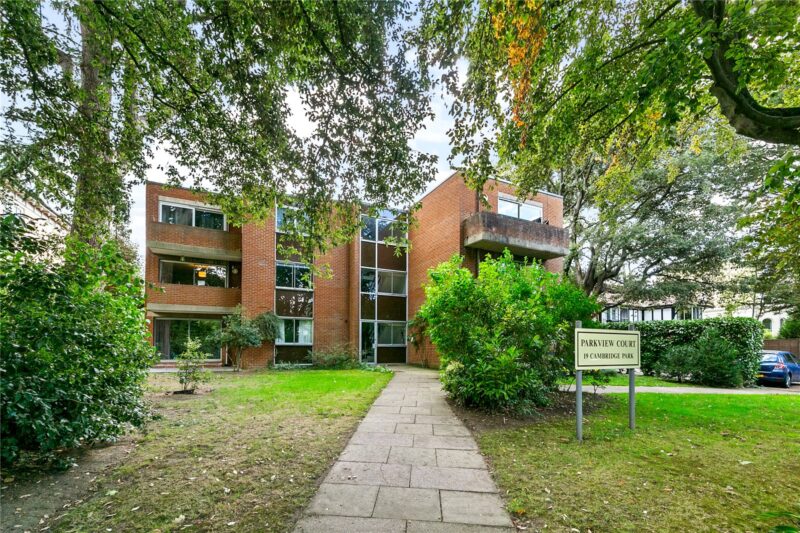 Cambridge Park, East Twickenham, TW1 2JF - Antony Roberts