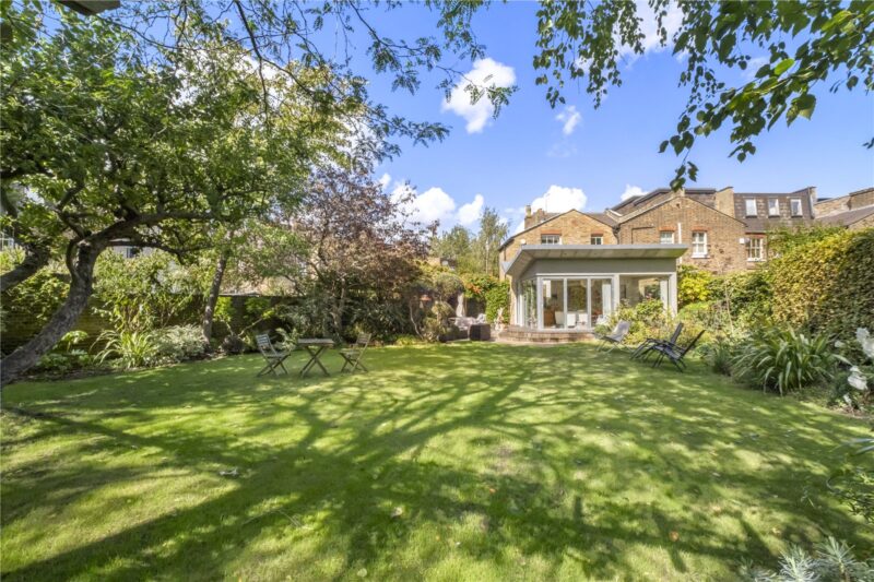 Broadway Avenue, St Margarets, TW1 1RH - Antony Roberts