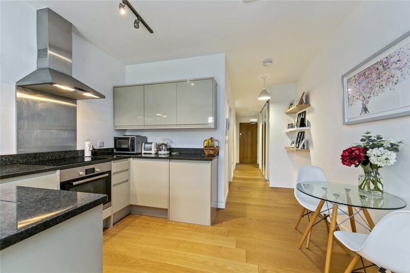 Globe House, 1 Chertsey Road, TW1 1LJ - Antony Roberts