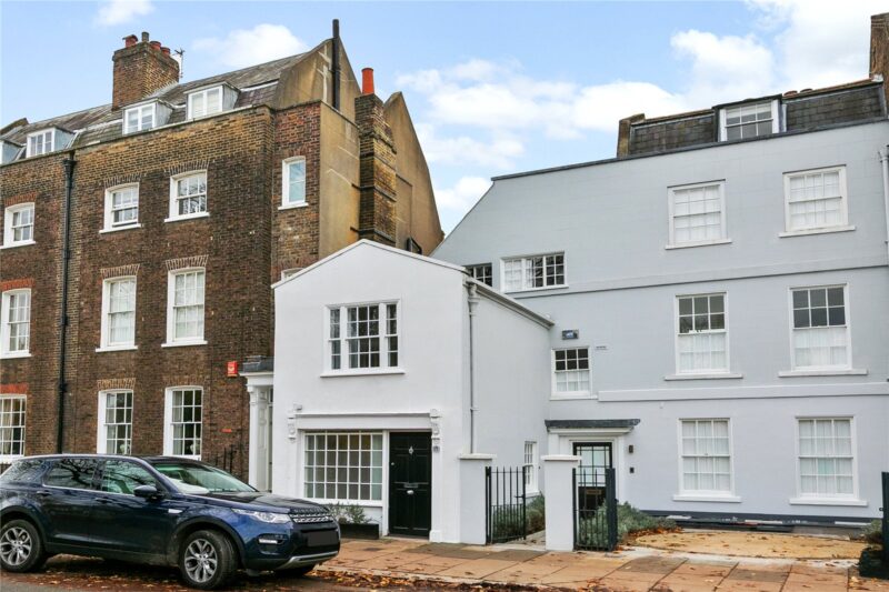 Kew Green, Richmond, TW9 3AA - Antony Roberts