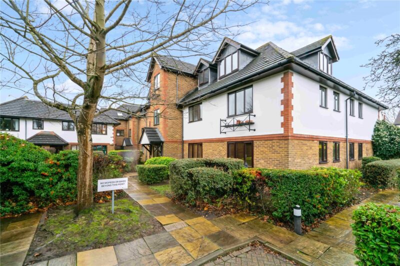 Cranleigh Court, 2A Marksbury Avenue, TW9 4JF - Antony Roberts