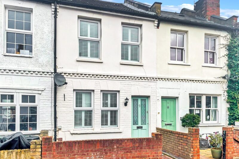 Walpole Place, Teddington, TW11 8PL - Antony Roberts