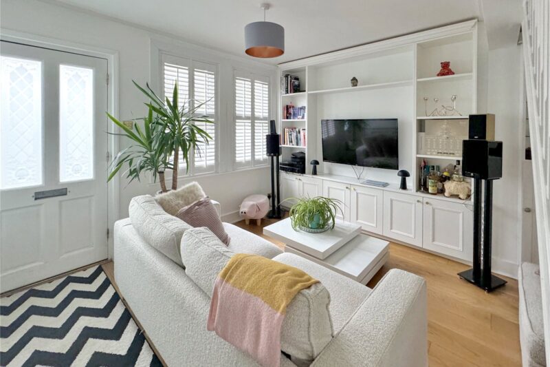 Walpole Place, Teddington, TW11 8PL - Antony Roberts