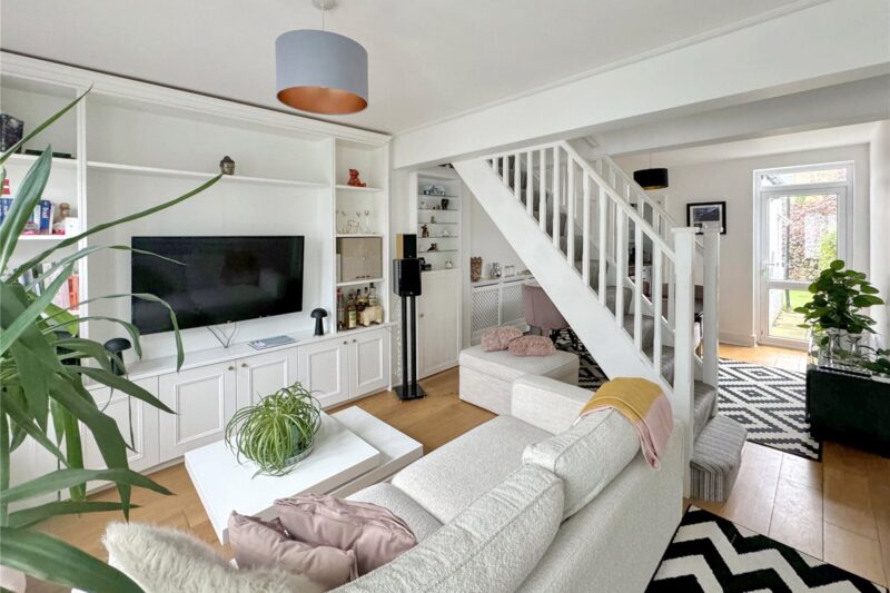 Walpole Place, Teddington, TW11 8PL - Antony Roberts