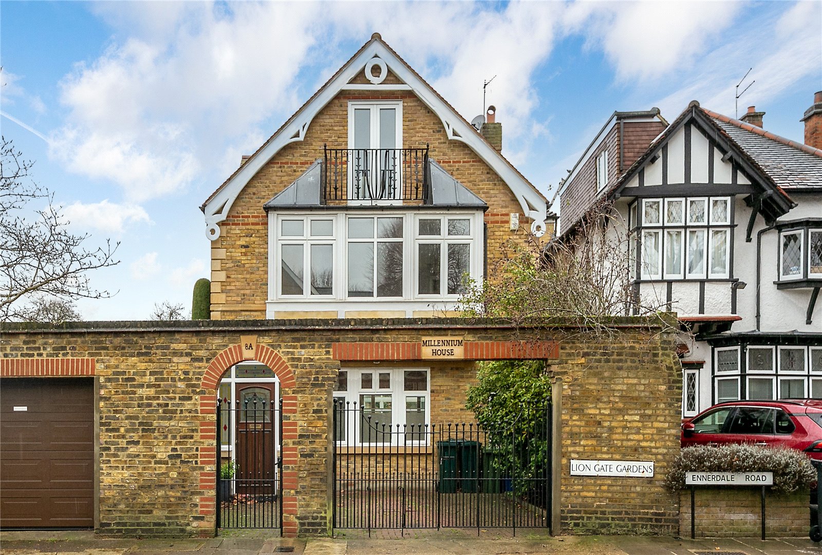 Lion Gate Gardens, Richmond, TW9 2DF - Antony Roberts