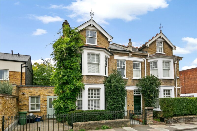 Gloucester Road, Kew, TW9 3BX - Antony Roberts