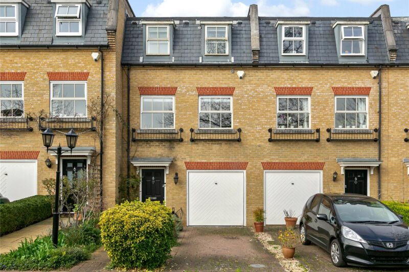 Layton Place, Kew, TW9 3PP - Antony Roberts