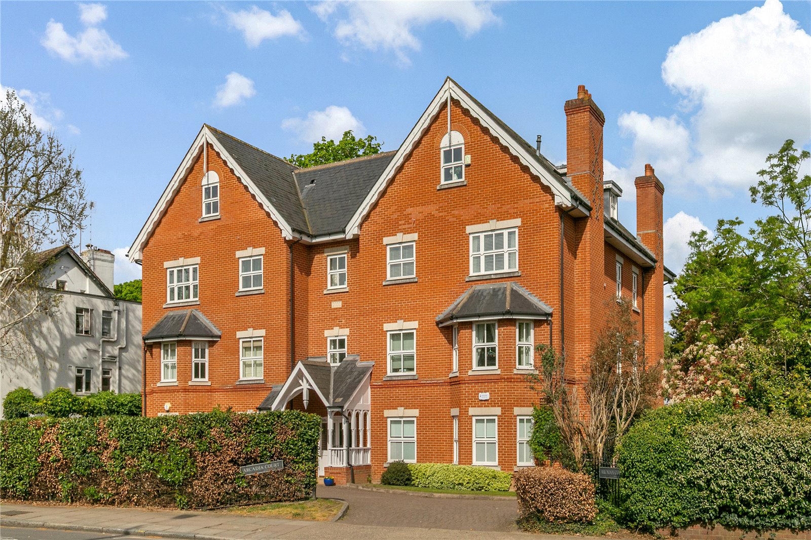 Sheen Road, Richmond, TW10 5AH - Antony Roberts
