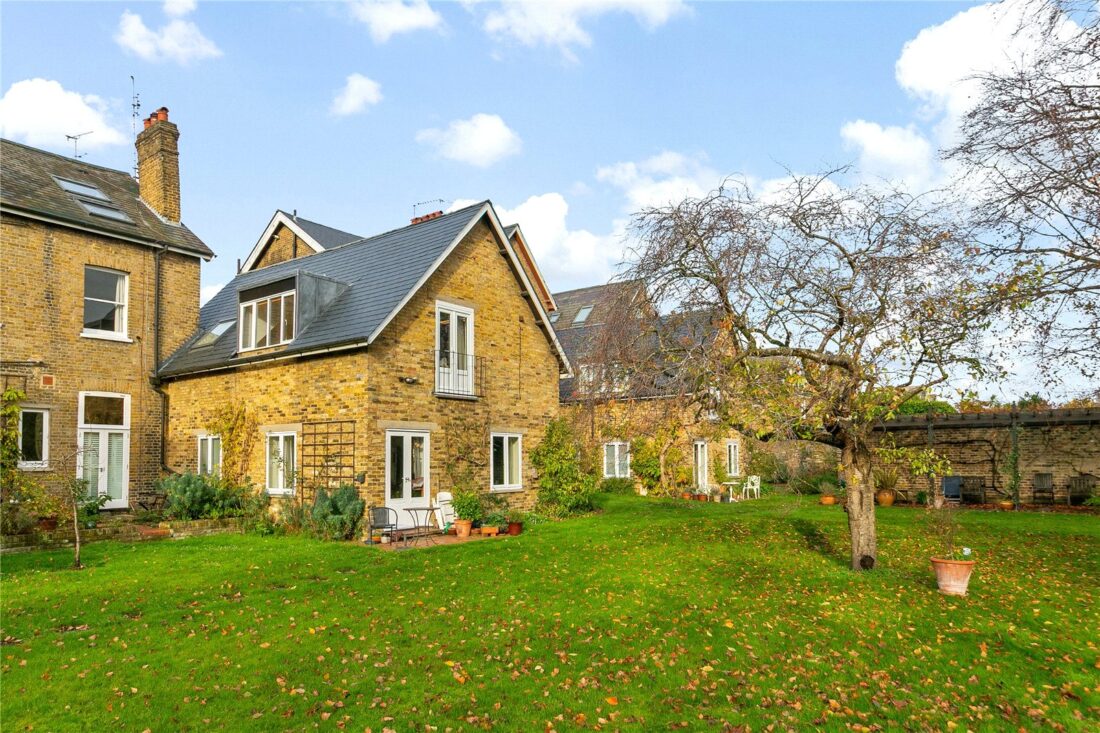  - Antony Roberts