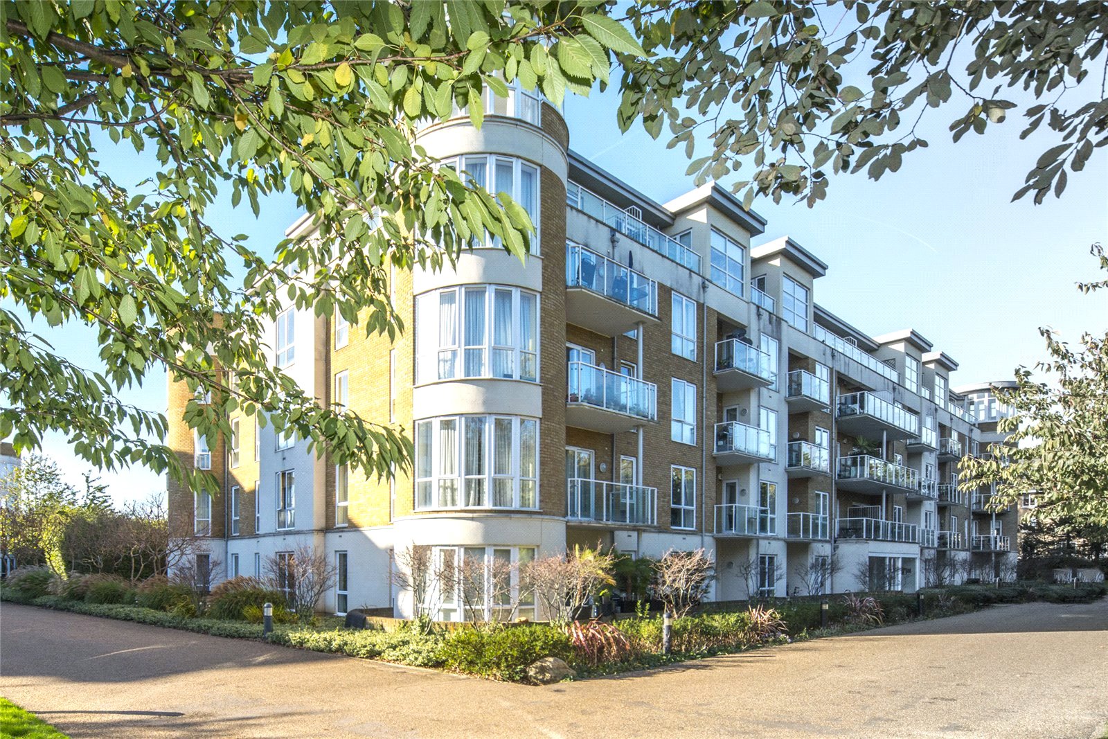 Melliss Avenue, Kew, TW9 4BY - Antony Roberts