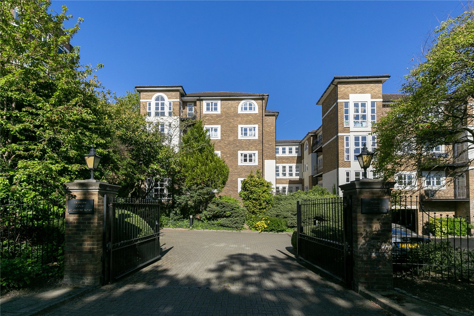 Queens Road, Richmond, TW10 6HJ - Antony Roberts