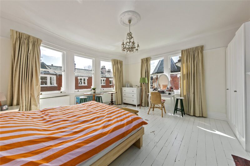 Balmoral Mansions, Clevedon Road, TW1 2HZ - Antony Roberts