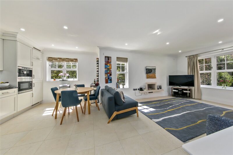 Varley Drive, St Margarets, TW1 1QE - Antony Roberts