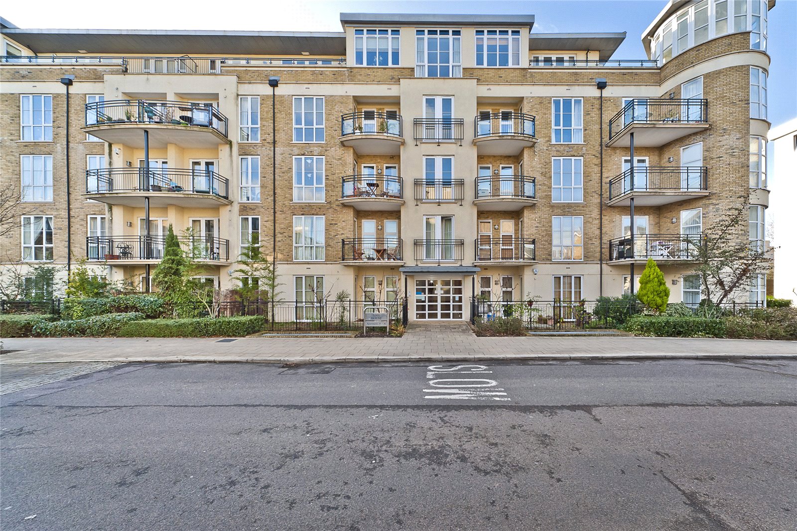 Melliss Avenue, Kew, TW9 4AE - Antony Roberts