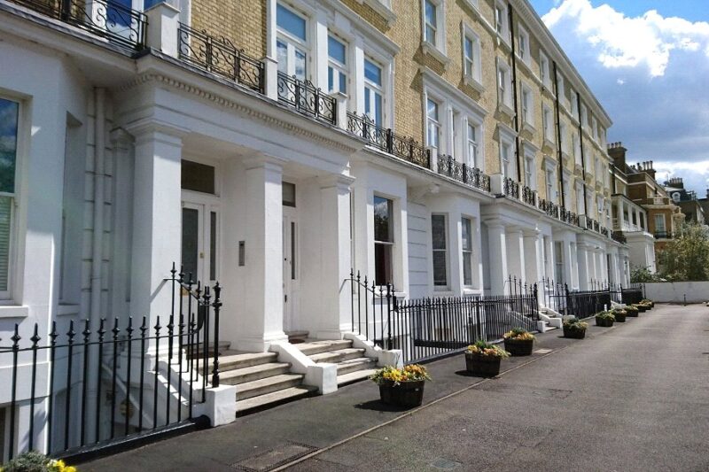 Stuart Court, Richmond Hill, TW10 6RJ - Antony Roberts
