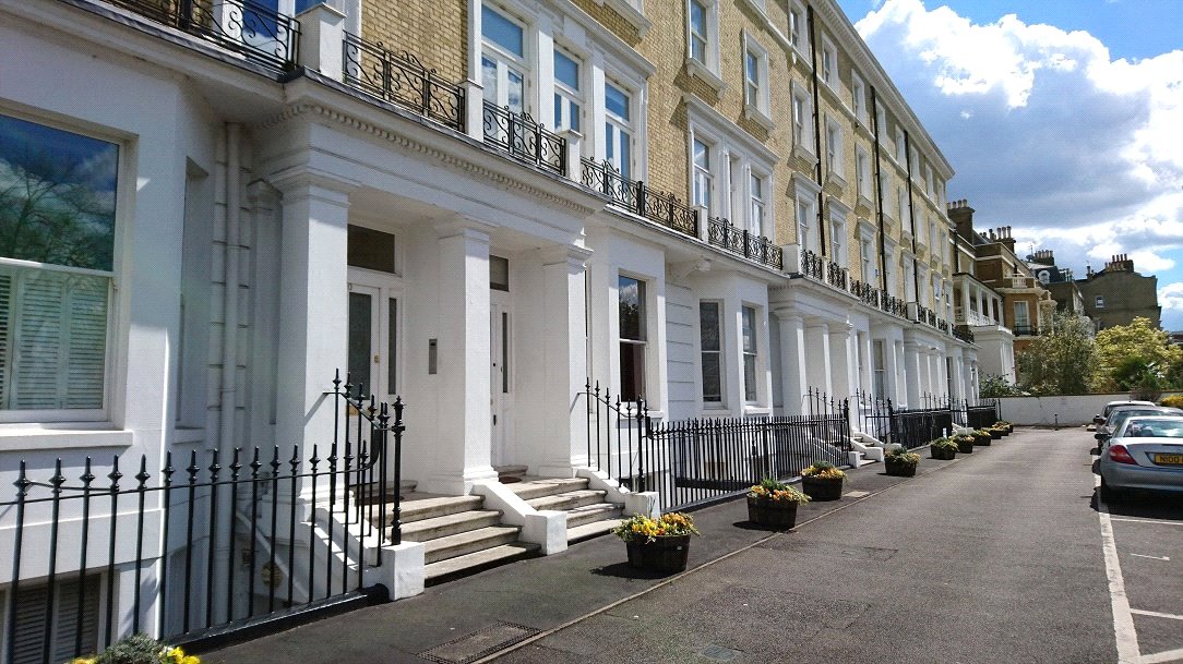 Stuart Court, Richmond Hill, TW10 6RJ - Antony Roberts