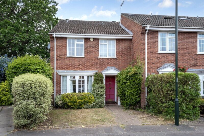 Abbottsmede Close, Strawberry Hill, TW1 4RL - Antony Roberts