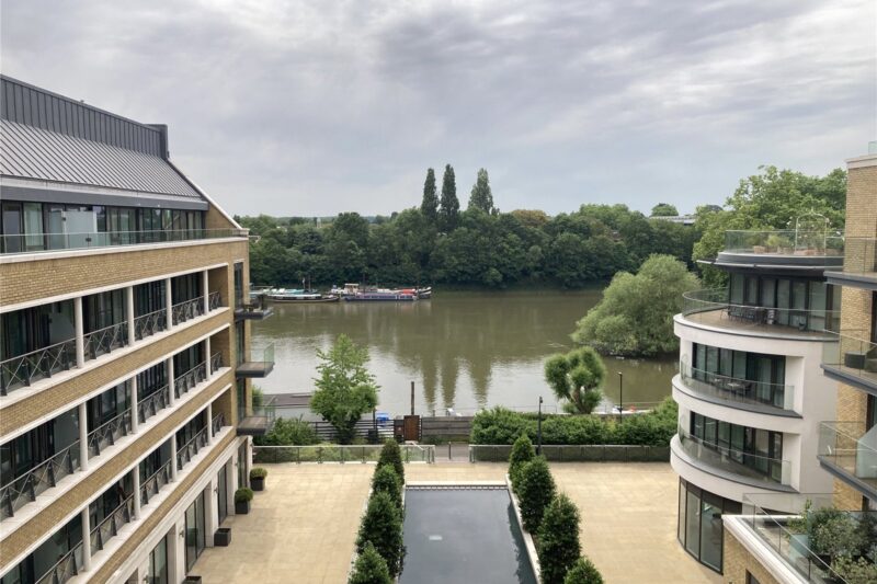 Kew Bridge Road, Brentford, TW8 0HT - Antony Roberts