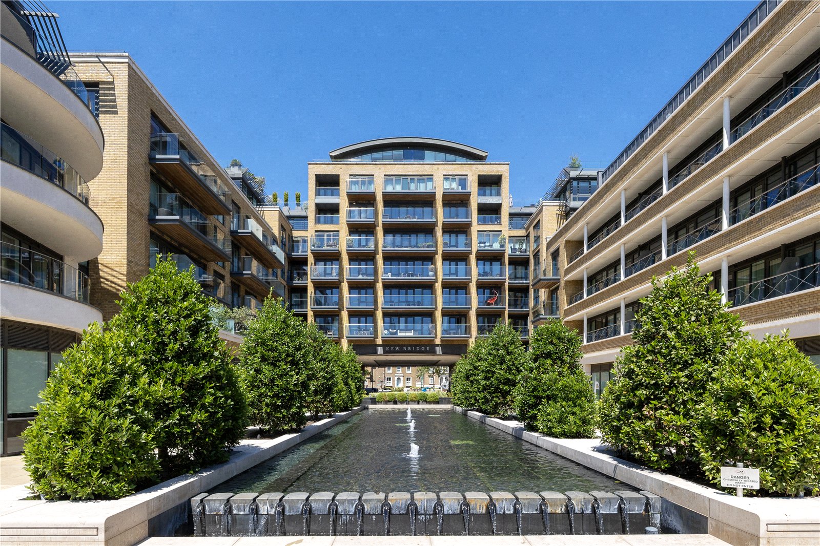 Kew Bridge Road, Brentford, TW8 0HT - Antony Roberts