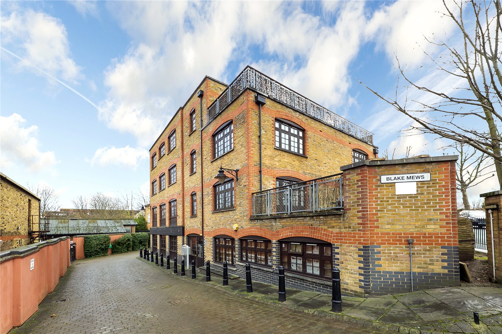 Blake Mews, High Park Road, TW9 3GA - Antony Roberts