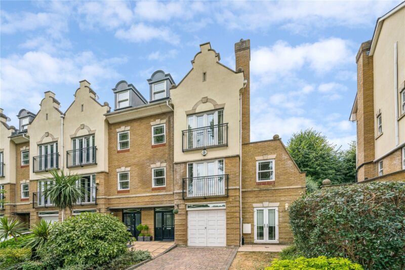 Barker Close, Kew, TW9 4ET - Antony Roberts