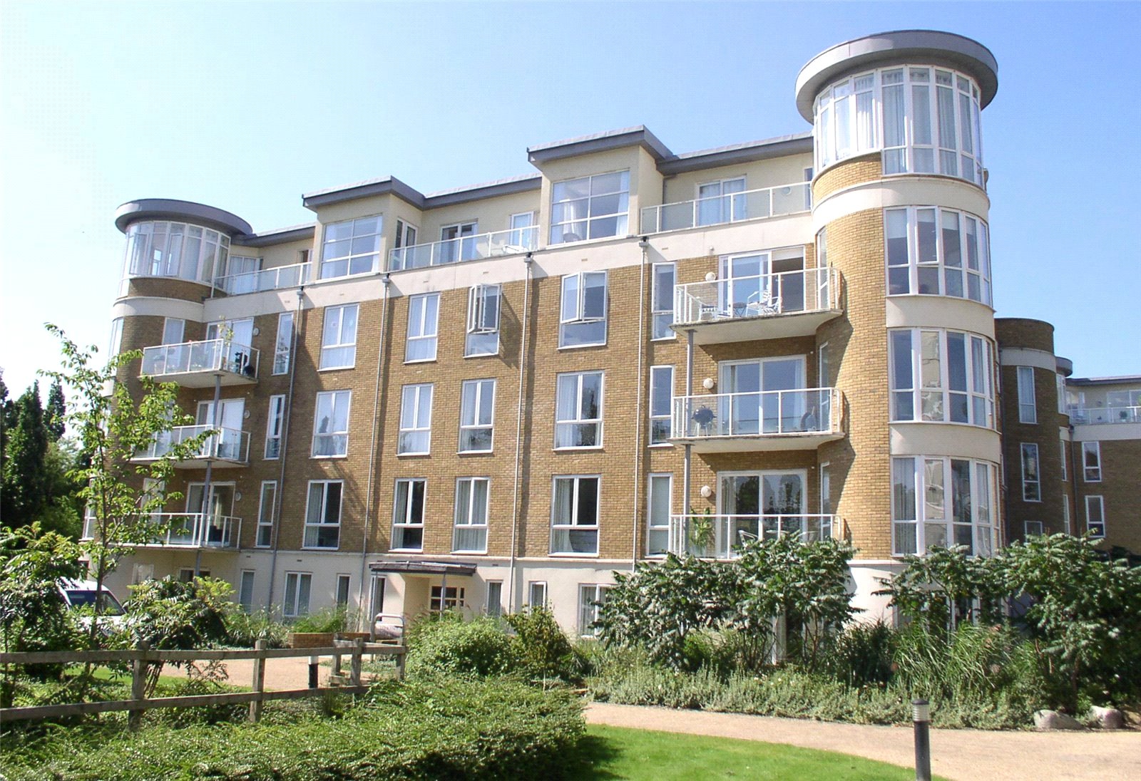 Terrano House, 40 Melliss Avenue, TW9 4BZ - Antony Roberts