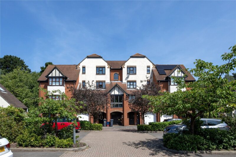 Beaumont Place, Isleworth, TW7 7LB - Antony Roberts