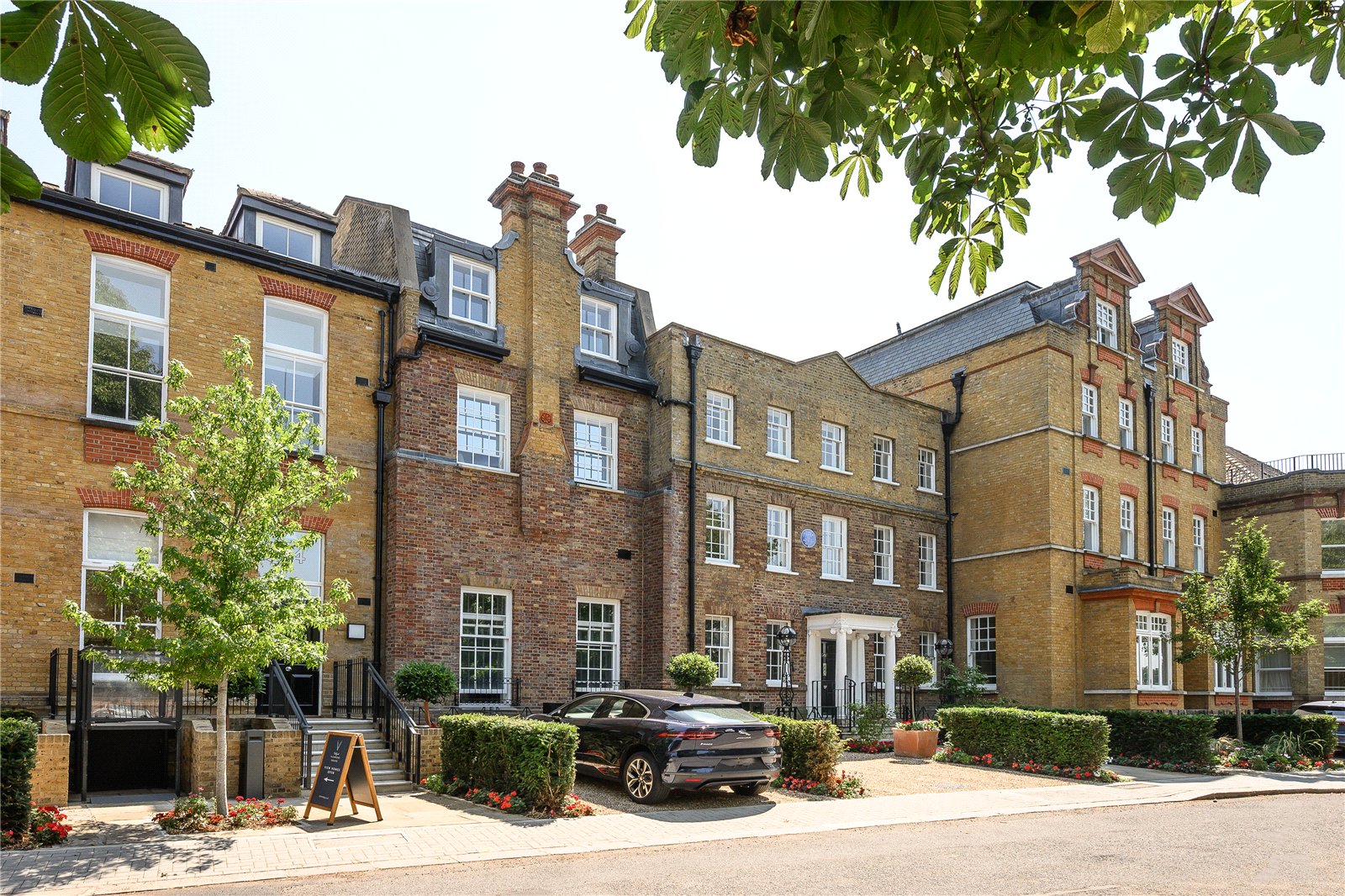 Kew Foot Road, Richmond, TW9 2AF - Antony Roberts