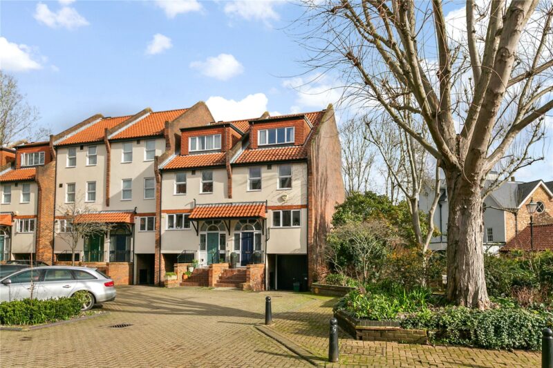 Millside Place, Old Isleworth, TW7 6BU - Antony Roberts