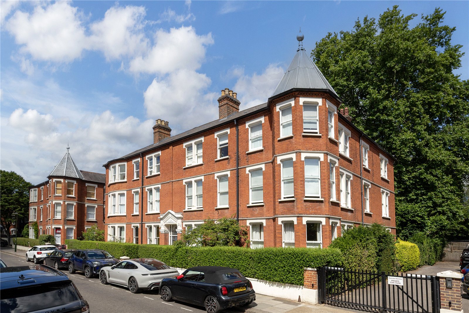 Balmoral Mansions, Clevedon Road, TW1 2HZ - Antony Roberts