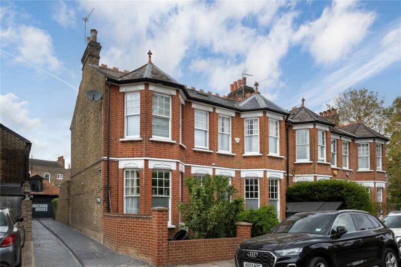 Cambridge Road, Kew, TW9 3JB - Antony Roberts