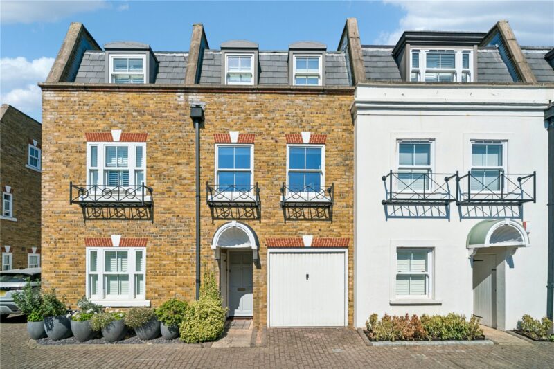 Fielding Mews, London, SW13 9EY - Antony Roberts