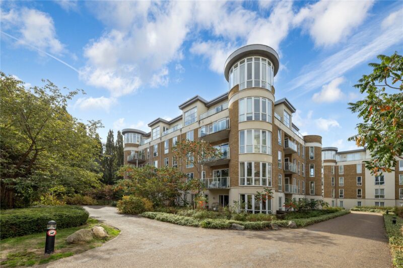 Terrano House, 40 Melliss Avenue, TW9 4BZ - Antony Roberts