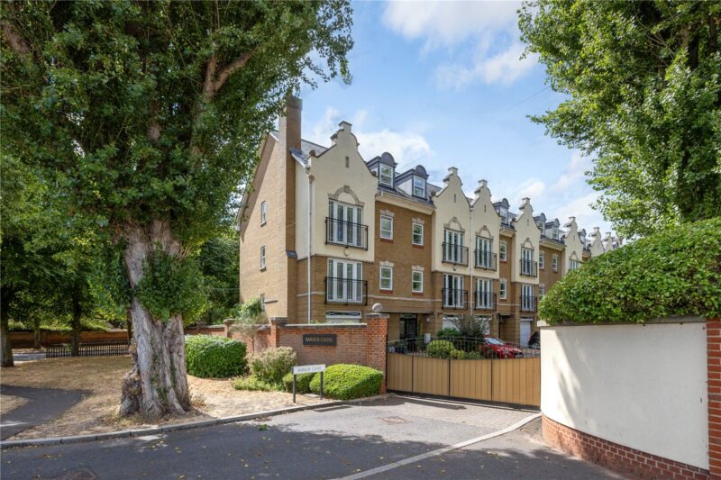 Barker Close, Kew, TW9 4ET - Antony Roberts
