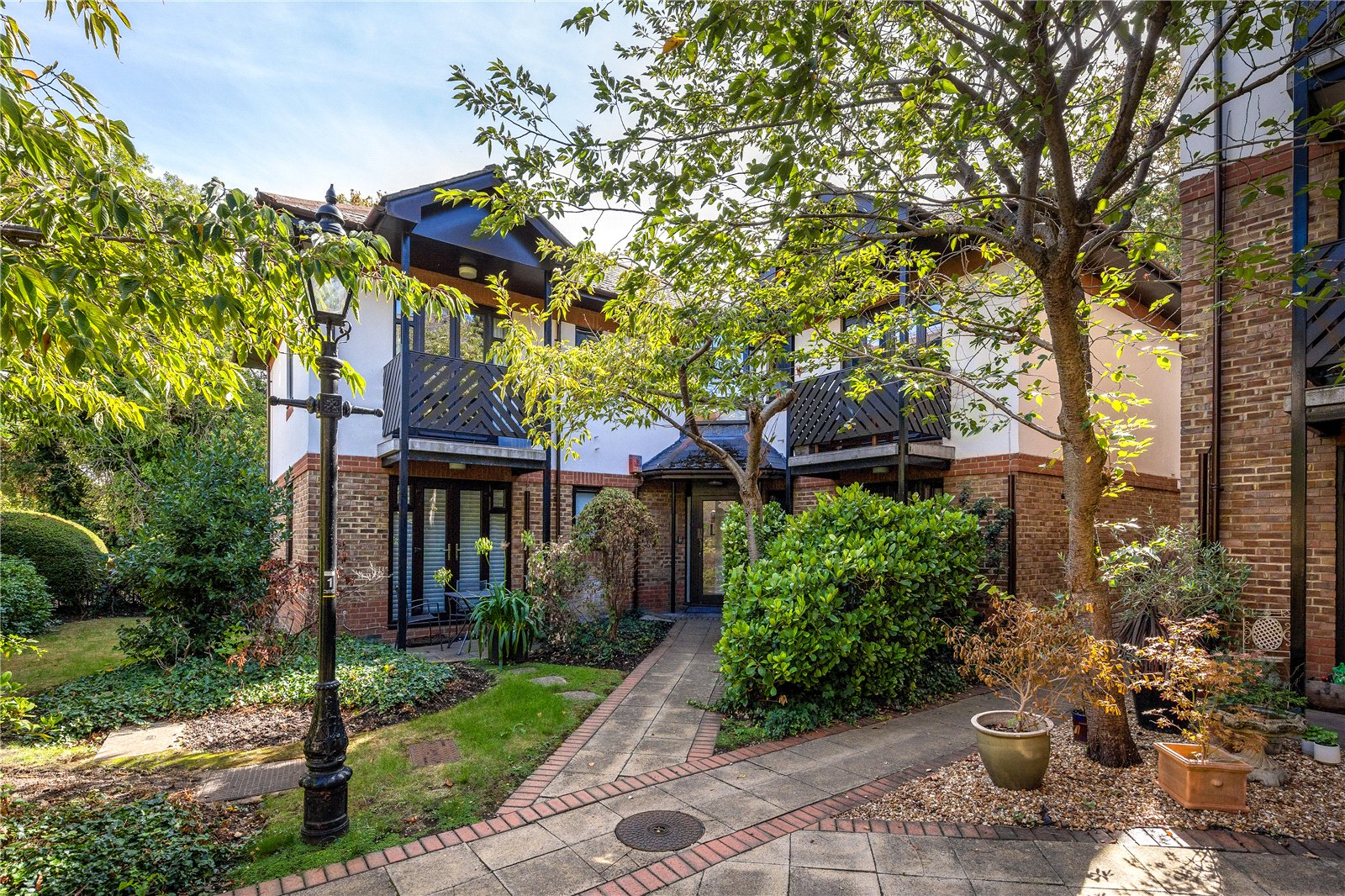 Lichfield Gardens, Richmond, TW9 1AP - Antony Roberts