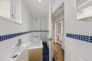  - Antony Roberts