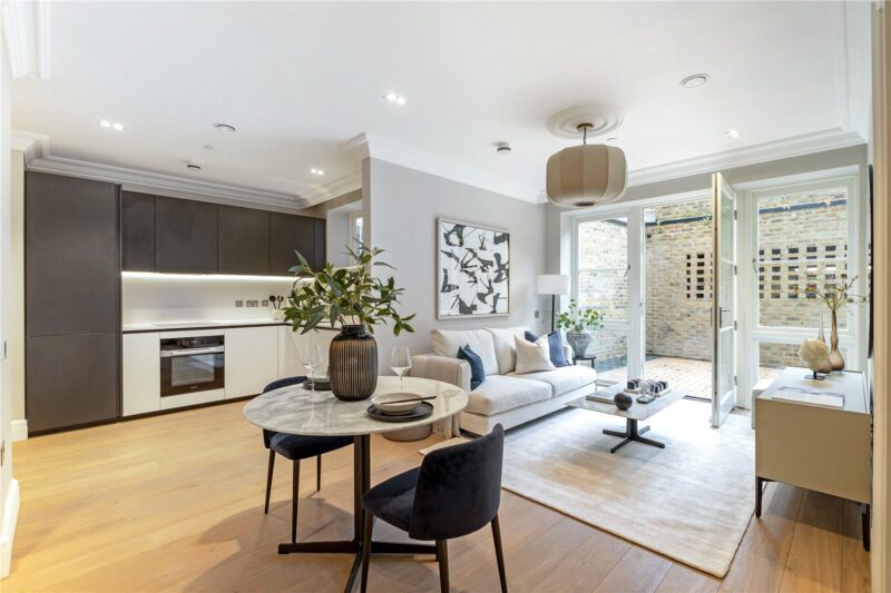 Kew Foot Road, Richmond, TW9 2AF - Antony Roberts