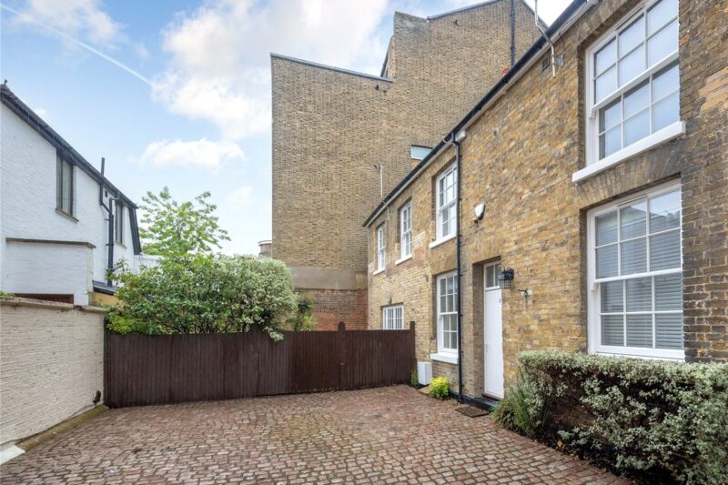 Friars Stile Road, Richmond, TW10 6NE - Antony Roberts