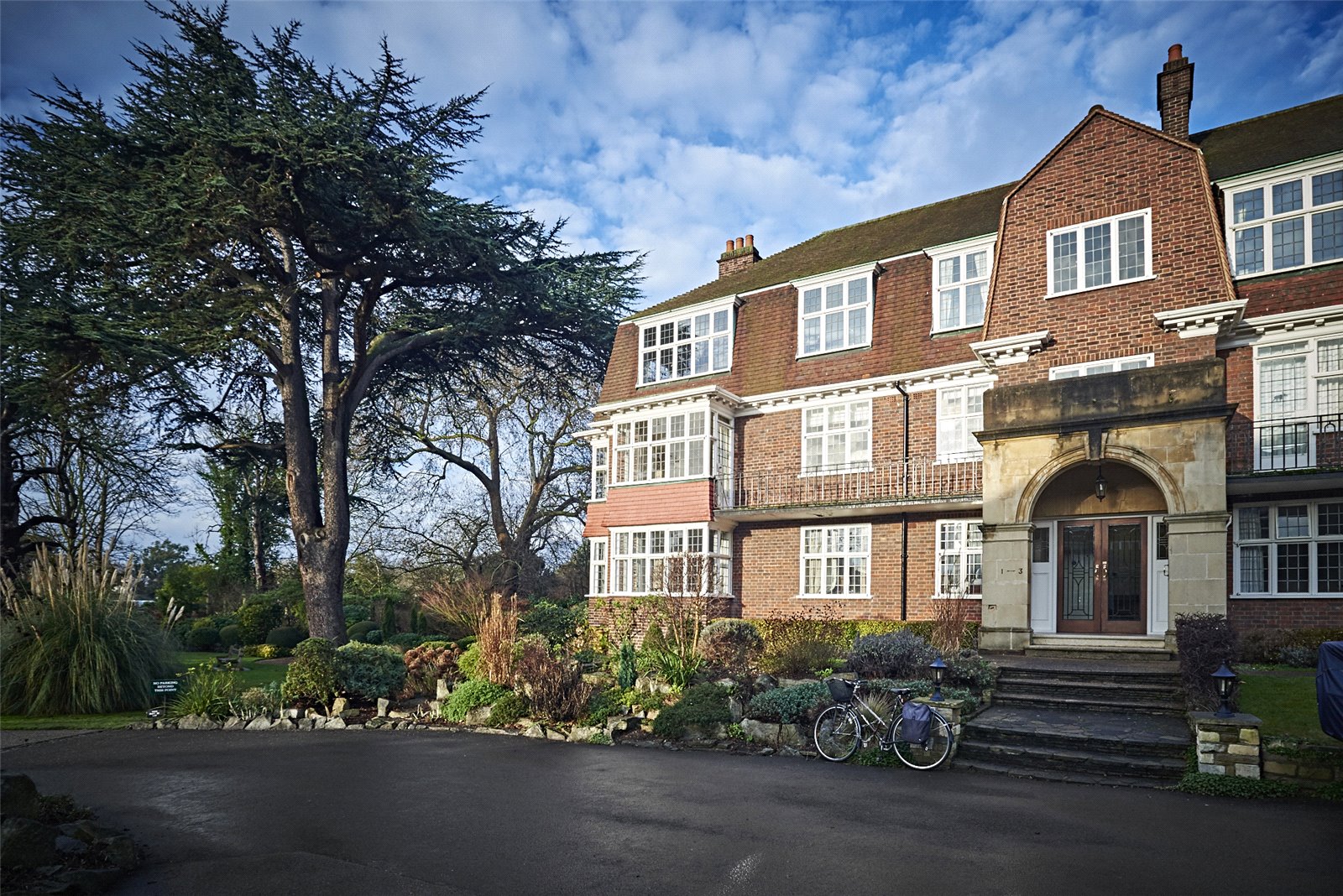 Queensberry House, Friars Lane, TW9 1NT - Antony Roberts